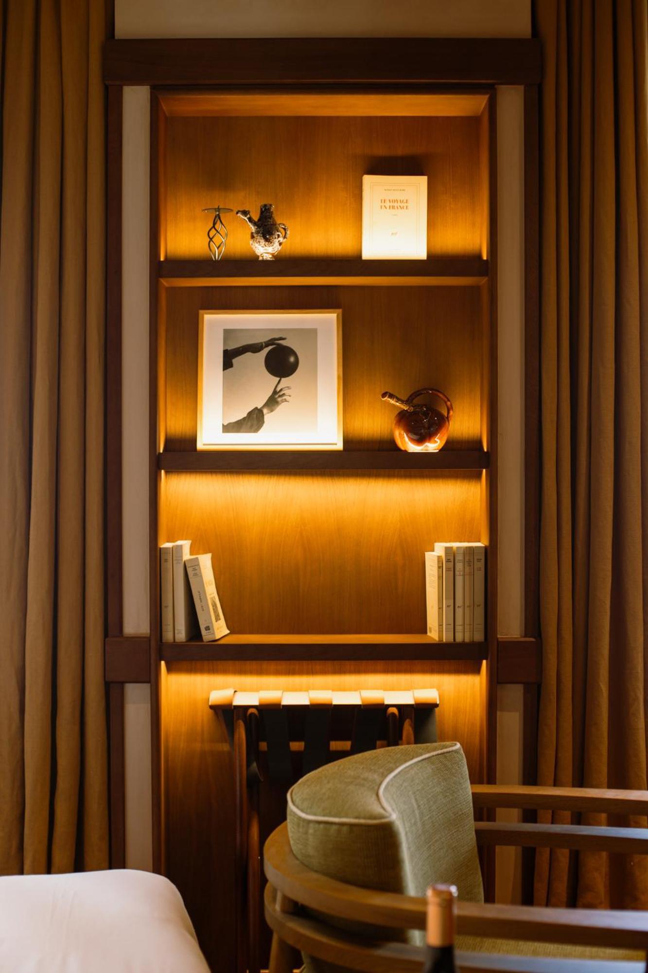 Boutique Konfidentiel 4*