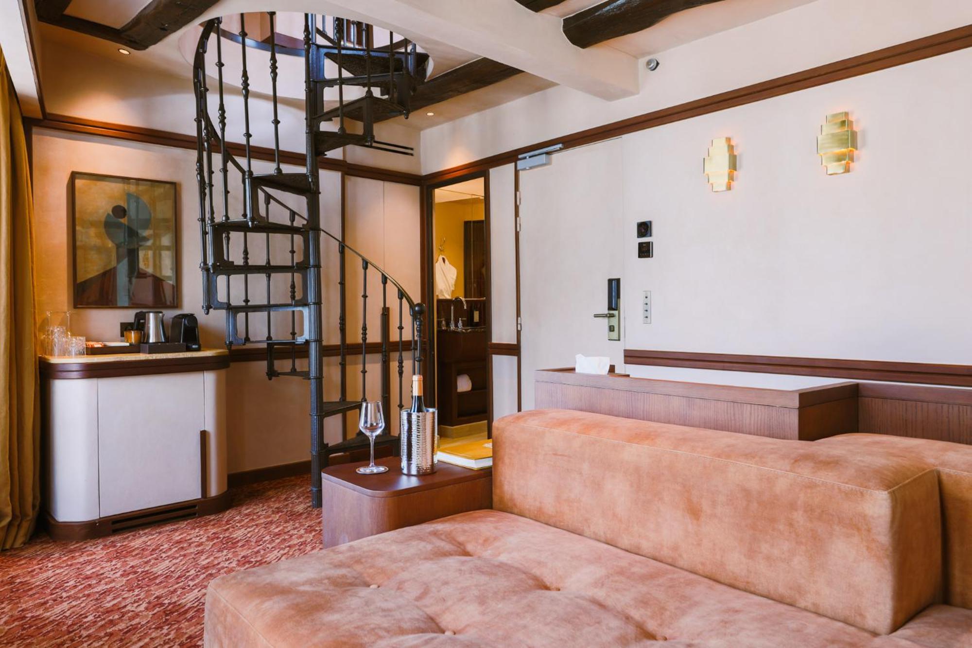 Boutique Konfidentiel Hotel 4*