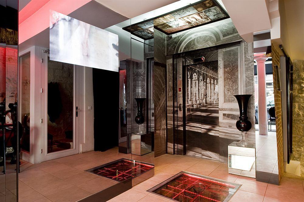 Boutique Konfidentiel Hotel 4*