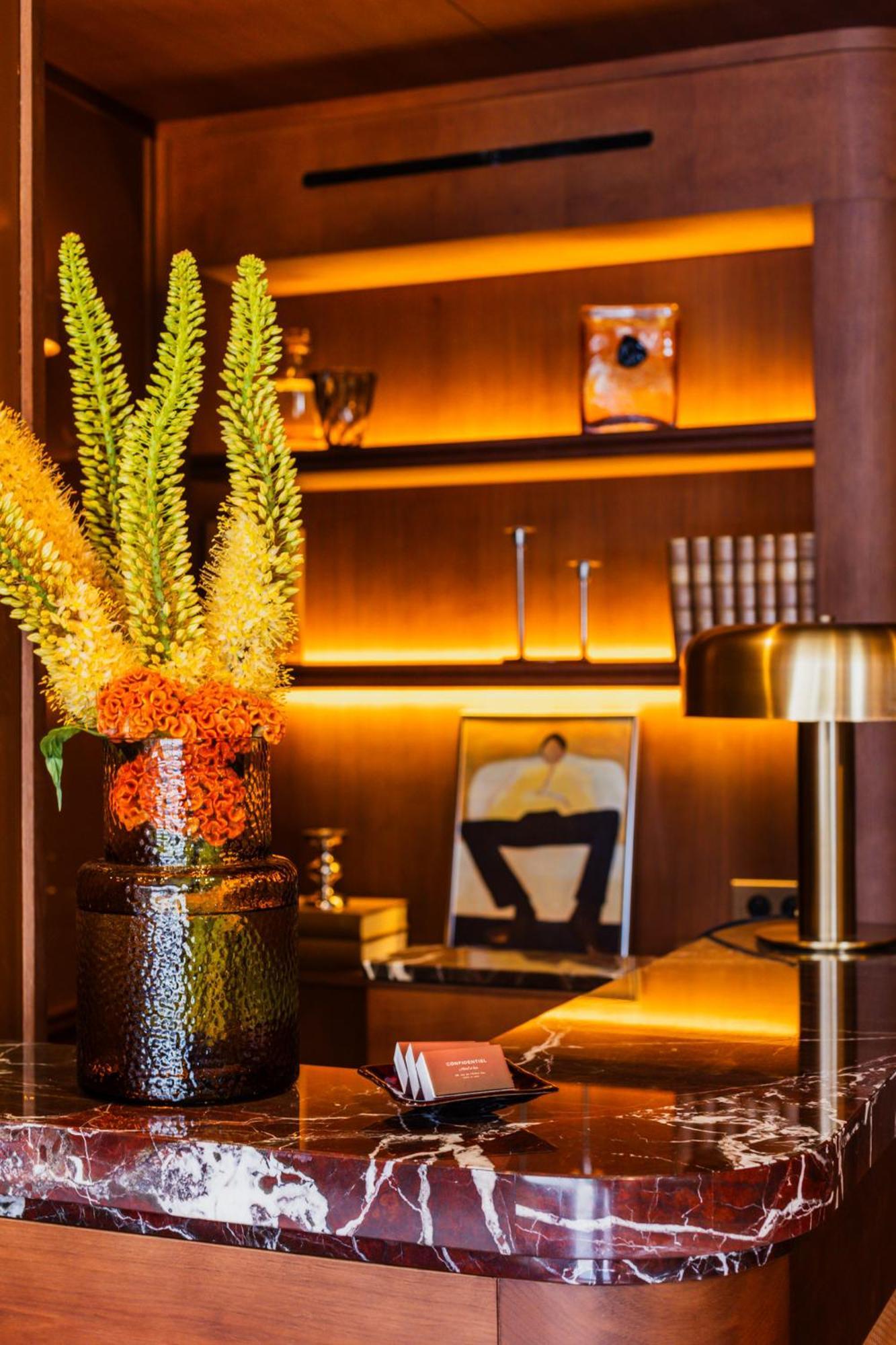 Boutique Konfidentiel Paris