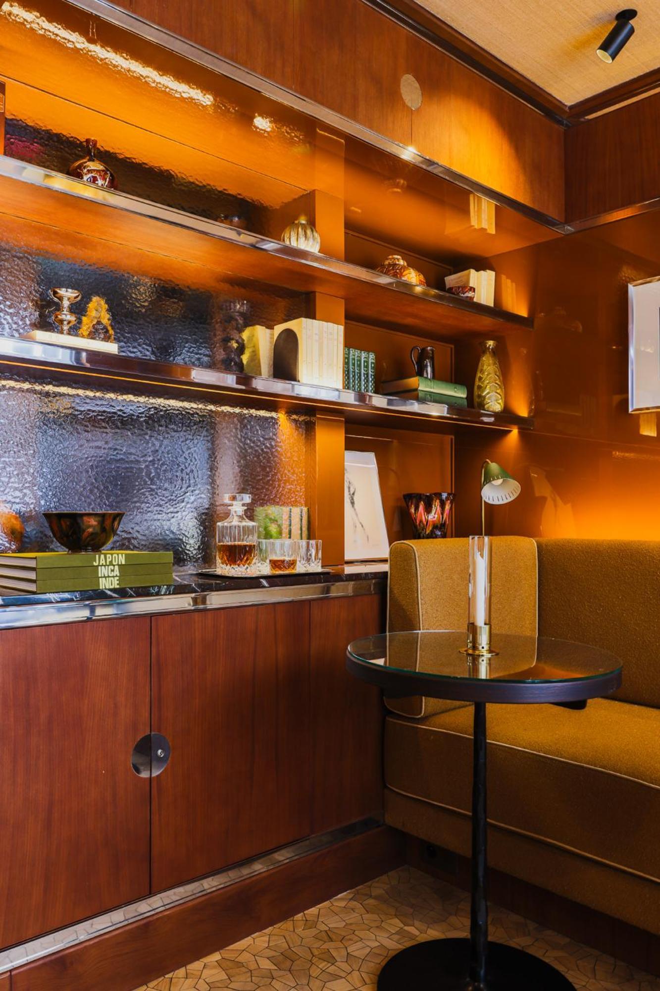 Boutique Konfidentiel Hotel 4*